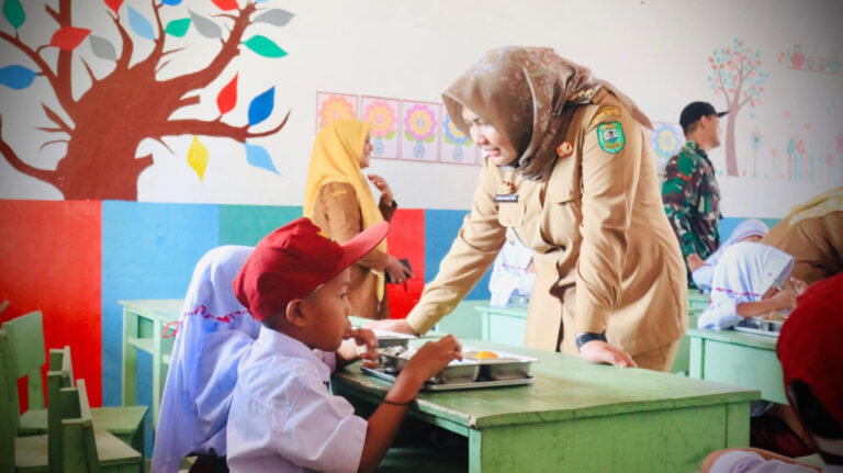 wabup-madina-sampaikan-terima-kasih-siwa-untuk-presiden-prabowo_J3qJ83NN2Z