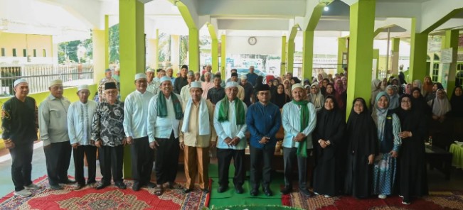 Wali Kota Padangsidimpuan Hadiri Penutupan Manasik Haji KBIHU Darun Najah Angkatan II Tahun 2026