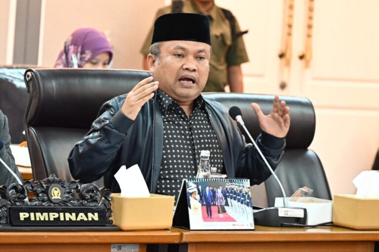 Wakil_Ketua_Komisi_XIII_DPR_RI__Sugiat_Santoso__dalam_Rapat_Dengar_Pendapat_Komisi_XIII_DPR_RI_denga20260202142639-1024x683