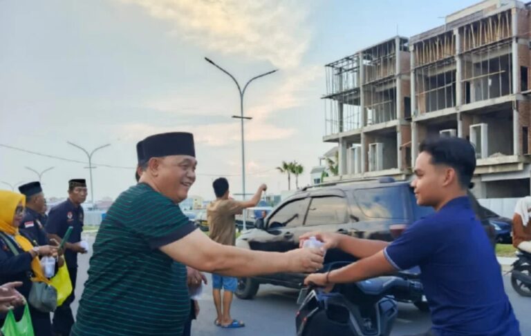 Berbagi takjil dan Berbuka Puasa dengan PANDAWA DELI SERDANG