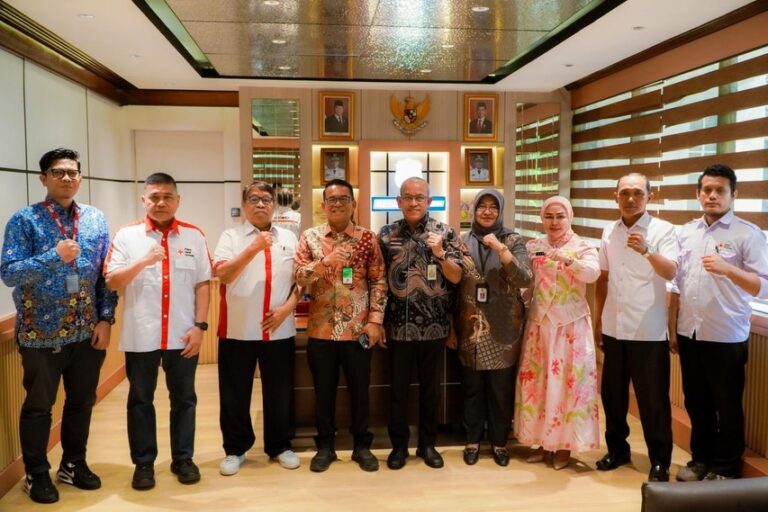 Menerima kunjungan teman-teman dari Palang Merah Indonesia (PMI) Sumut dan Medan serta Project M