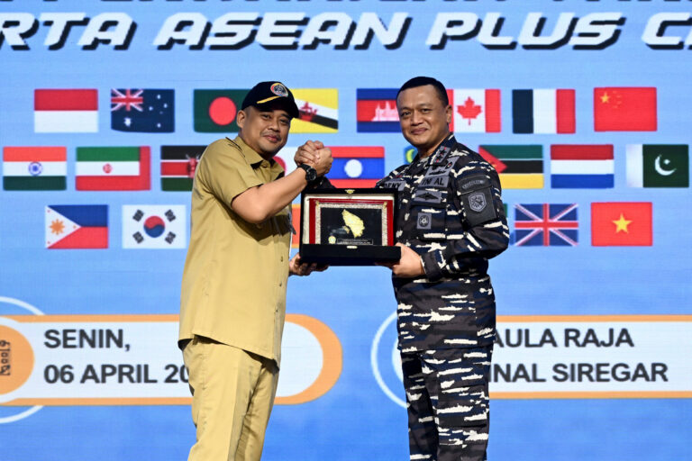 COURTESY-CALL-KOMANDAN-12