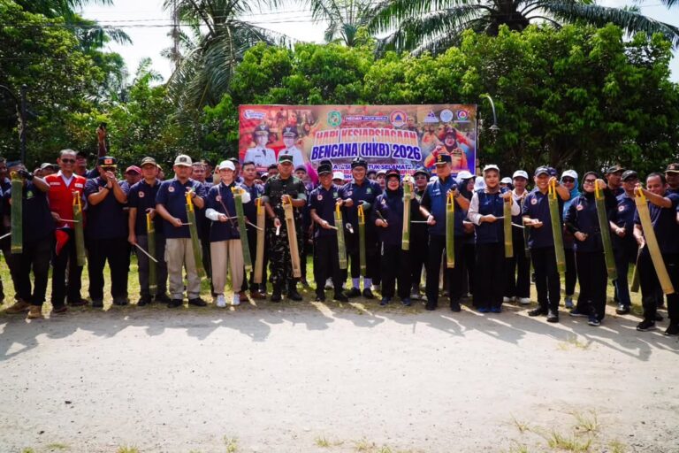 Memimpin Apel Hari Kesiapsiagaan Bencana (HKB) 2026 di Lapangan Avros, Medan Maimun