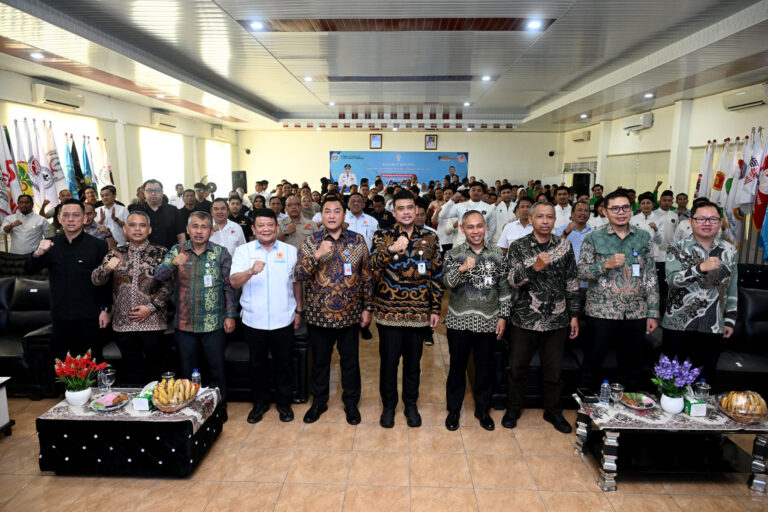 Pemberian-Tali-Asih-Atlet-Sea-Games-Asal-Sumut-8