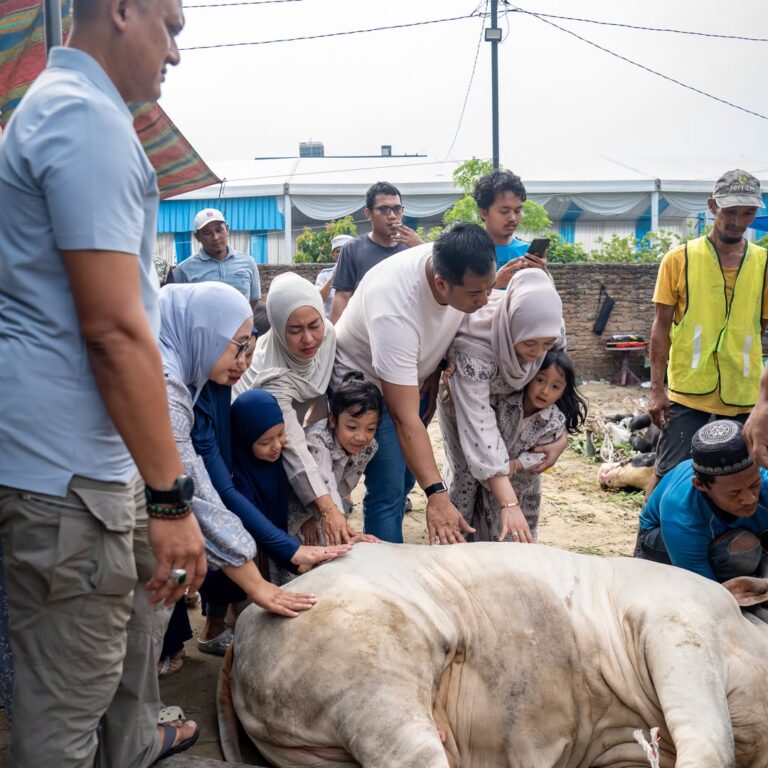 Hari ini kita kembali belajar tentang pengorbanan yang melahirkan kebaikan, dan langkah yang dir