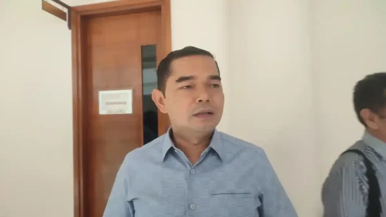 WAKIL-KETUA-DPRD-SUMUT-Ihwan-Ritonga-saat-diwawancarai