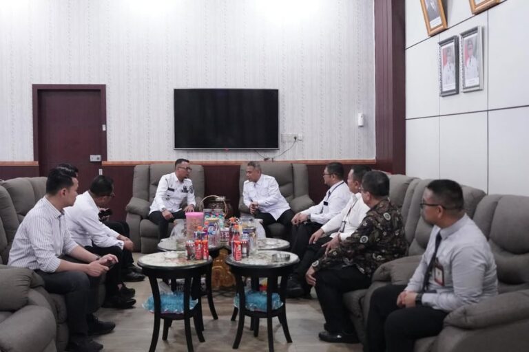 Bupati Labusel Terima Silaturahmi Dirut Bank Sumut, Perkuat Sinergi Pembangunan DaerahBupati Lab