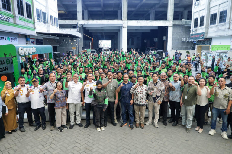 Gubsu-tinjau-Cek-Kesehatan-Gratis-GoJek-5