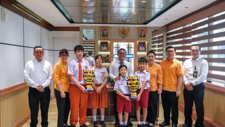 Luar biasa prestasi yang diraih Kenrick dan Gracella, dan Nathanael dan Giovanno siswa Nanyang Z