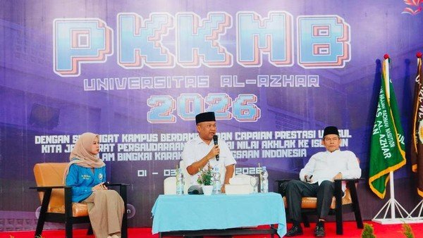 sugiat-santoso-jadi-narasumber-dalam-kegiatan-pkkbm-universitas-al-azhar-medan-foto-istimewa-1790918247841_169